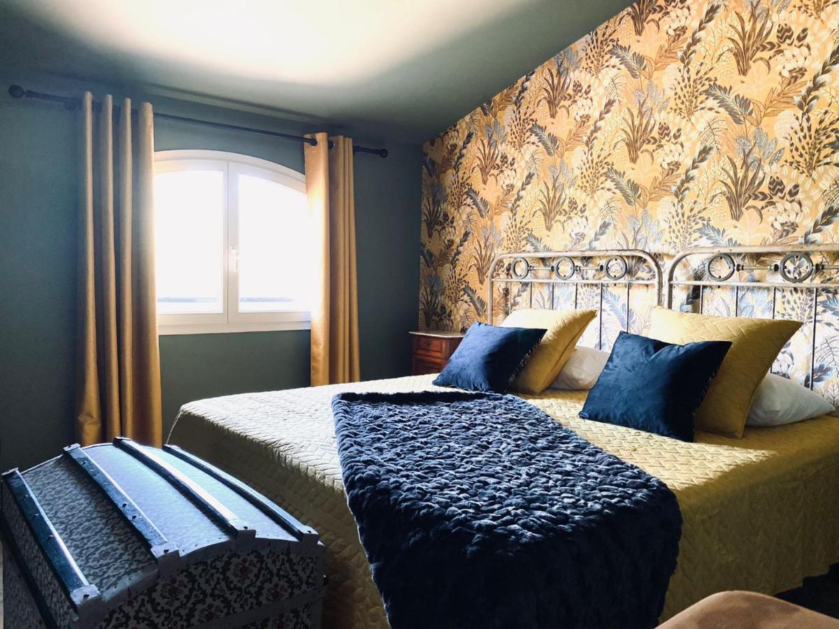 Sous Les Pins Gites Et Chambres D'Hotes ラ・ロンド・レ・モール エクステリア 写真